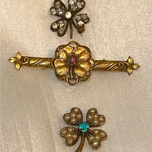 Vintage Floral and Clover Brooch Set